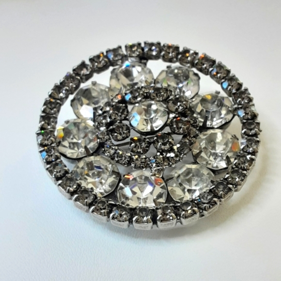 VTG KRAMER Sparkling 2-Tone Smokey Gray and Clear Rhinestone Silver Tone Brooch - Picture 3 of 6